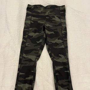 Athleta 7/8 Crop Camo Leggings